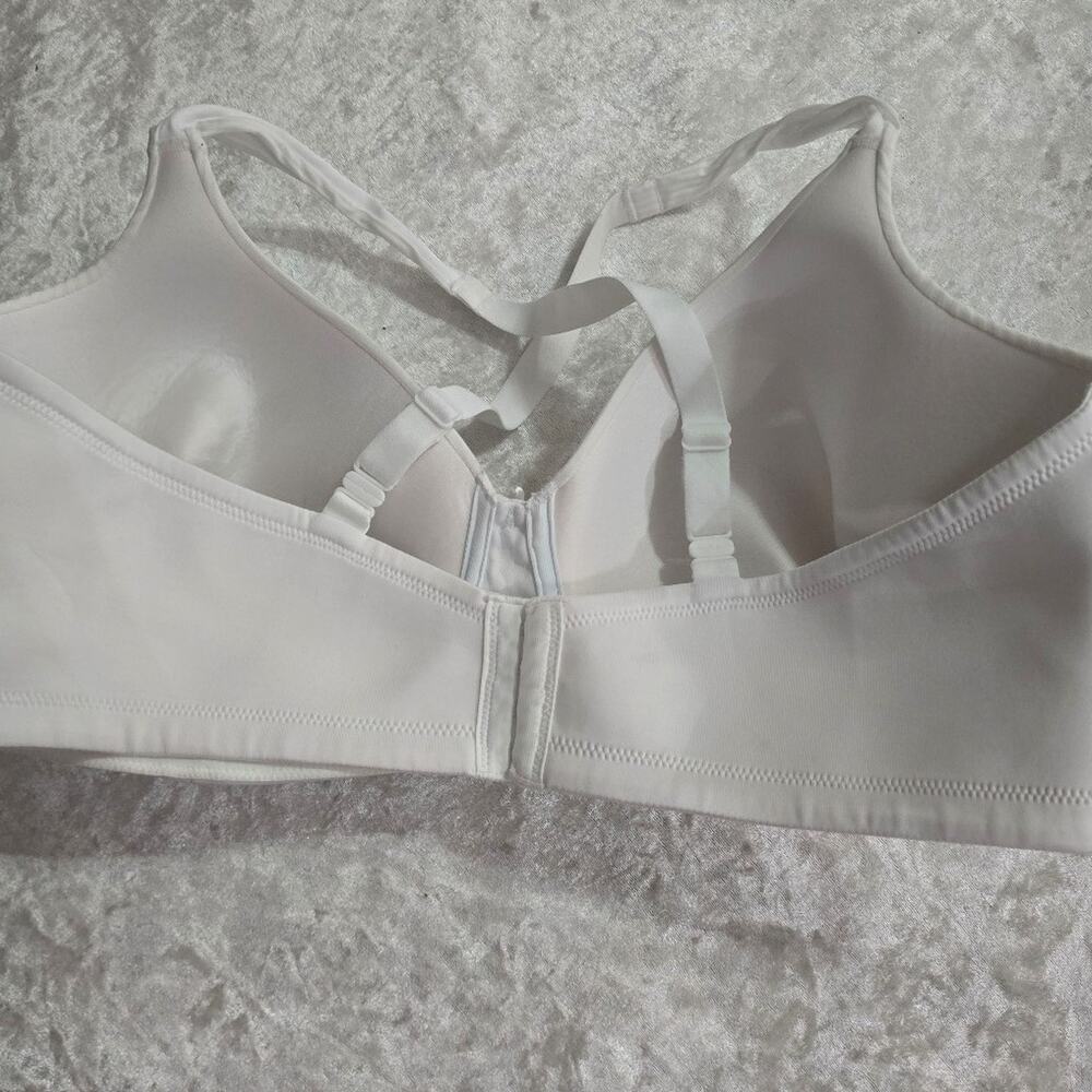 Vanity Fair 40DD Bra white with back closure! Great condition! - Picture 2 of 3